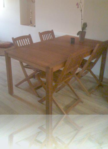 furnished Grenoble apartment rentals: dinner table